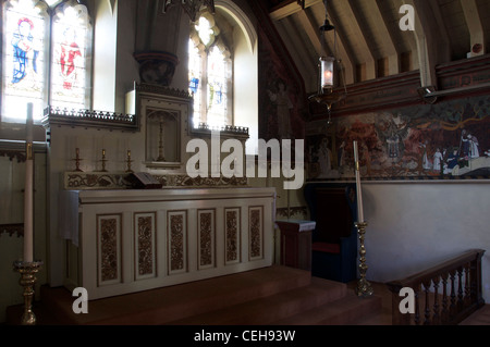 Die seltsame kleine Kirche des Aufstiegs, in Dorset Dorf von Waldgebieten. Innen ist es reich an eigenwilligen Dekoration. England, United Kingdom. Stockfoto