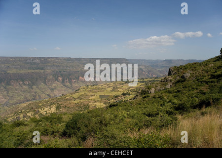 Mit Blick auf den afrikanischen Rift Valley und Bauernhöfen in der Nähe von Debre Libanos in Äthiopien Stockfoto