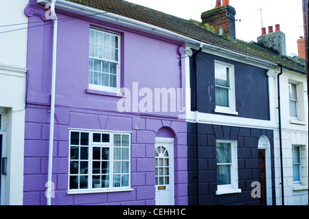 Hell gestrichenen Reihenhäuser, North Laine, Brighton, England Stockfoto