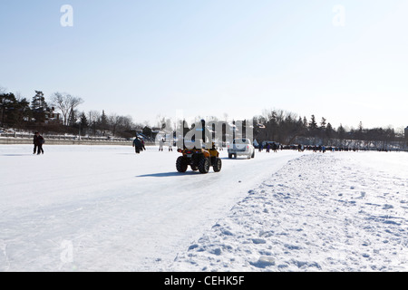 Polizeistreife ATV am Rideau Canal in Ottawa Stockfoto