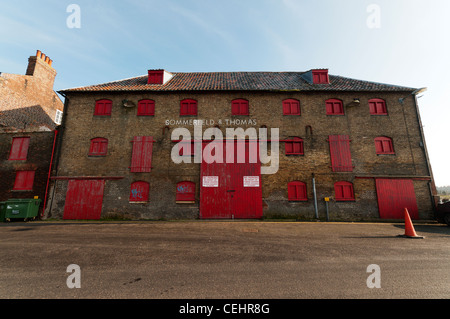 Die alten Sommerfeld & Thomas Lagerhaus auf der South Quay, King's Lynn, Norfolk. Stockfoto