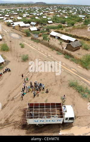 Afrika KENIA Turkana-Region, Flüchtling Lager Kakuma IV, UN-Organisationen kommen wie WFP UNHCR und LWB Relief Service 160,000 Flüchtlinge, in diesen Tagen viele Flüchtlinge aus dem Südsudan zu geben aufgrund von Krieg und Hungersnot Stockfoto