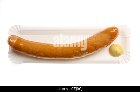 Ernährung, Fast-Food. Bockwurst, Würstchen, Frankfurter Stil gedämpft. Mit Senf. Hergestellt aus verschiedenen Arten von Fleisch. Stockfoto