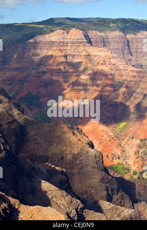 Am Nachmittag Sonne und Wolken am Waimea Canyon, Kauai, Hawaii, USA. Winter Stockfoto