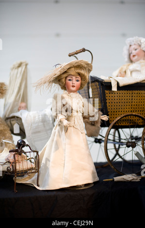 Jahrgang/Antike Puppen in Ardingly Antiquitätenmesse Stockfoto