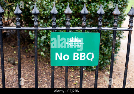 Keine BBQ Zeichen, Brunswick Square, Hove, East Sussex, UK Stockfoto