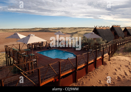 Pool-Bereich am Xaus Lodge, Kgalagadi Transfrontier Park, Northern Cape Stockfoto