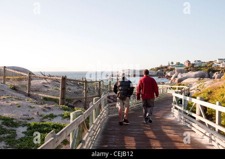 Promenade zum Pinguine am Boulders Beach, Kapstadt, Westkap Stockfoto