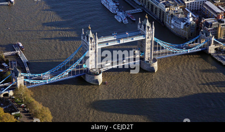 Luftaufnahme der Tower Bridge, London Stockfoto