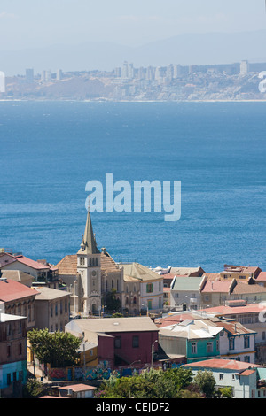 Eingesehen am Cerro Concepcion, Valparaiso historischen Weltkulturerbe der UNESCO, mit Pazifischen Ozean und Viña Del Mar im Hintergrund Stockfoto