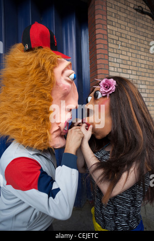 England, London, Southwark, maskierten Teilnehmer an dem Festival "Carnaval Del Pueblo" (Europas größte Latin Street Festival) Stockfoto