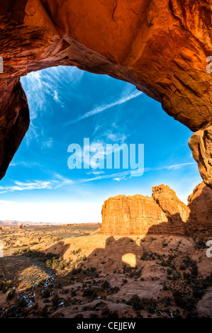 Doppelbogen ist ein Vogelschutznetz paar natürliche Bögen, eines der bekannteren Merkmale des Arches National Park in Utah, USA Stockfoto