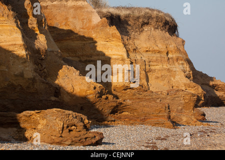 Roten Tonstein Seacliffs südlich von Kessingland an der Küste von Suffolk, England Stockfoto