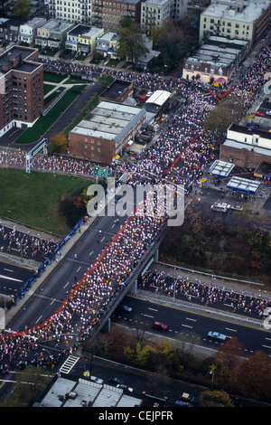 Luftaufnahme der 1994 New York City Marathon-Läufer. Stockfoto