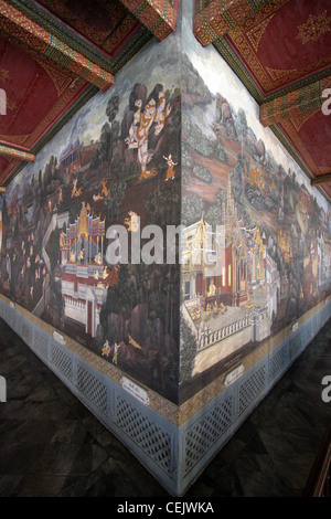Wandgemälde der Ramakien in einem Kloster (Tempel des Smaragd-Buddha), Wat Phra Kaew, The Grand Palace Bangkok. Thailand. Stockfoto