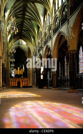 Blick nach Osten zu den Chor und Orgel Pfeifen, Lincoln Kathedrale. Lincolnshire, England, Vereinigtes Königreich Stockfoto