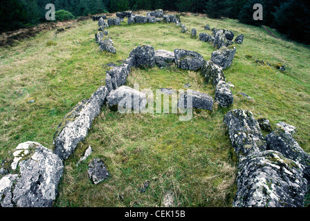 Magheraghanrush prähistorisch Neolithischen Gericht cairn Grab, County Sligo, Irland. Auch als Deerpark bekannt Stockfoto