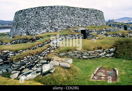 Massive Broch Wände und umliegenden Räume Clickhimin prähistorischen Broch defensive Siedlung in Lerwick, Shetland, Schottland Stockfoto