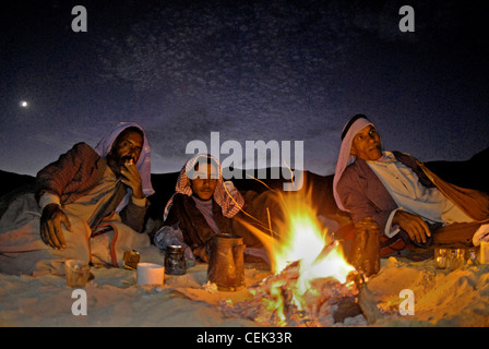 Beduinen Nomad Wüste Lagerfeuer Stockfoto