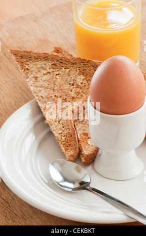 Gekochtes Ei zum Frühstück Stockfoto