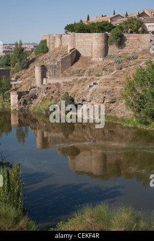 Stadt Toledo erklärt Weltkulturerbe UNESCO 1986 Altstadt umgeben auf drei Seiten Biegung im Tejo enthält Stockfoto