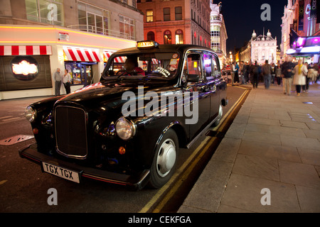 London Taxi in Piccadilly, london Stockfoto