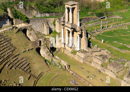 Überreste des römischen Amphitheaters in Volterra, Toskana, Italien Stockfoto