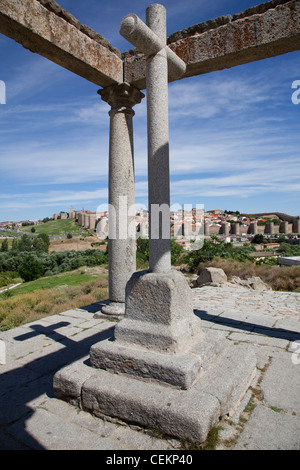 Spanien, Kastilien und Leon, Avila, Four-Beiträge-Monument (Los Cuatro Postes) Stockfoto