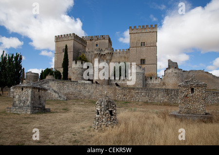 Spanien, Kastilien und Leon, Ampudia Burg Stockfoto