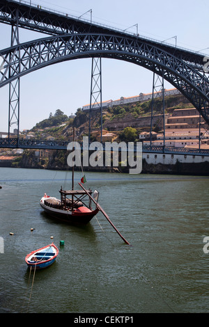 Portugal, Porto, Dom Luis Brücke über den Fluss Douro Stockfoto