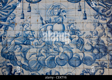 Portugal, Porto, die Kirche Saint IIdefonso, keramische Fliesen (Azulejo) Stockfoto