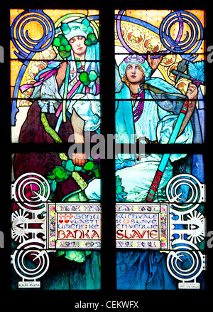 Prag, St.-Veits-Dom, Fenster in der neuen Erzbischof Kapelle, Mucha-Glasmalerei-Fenster Stockfoto