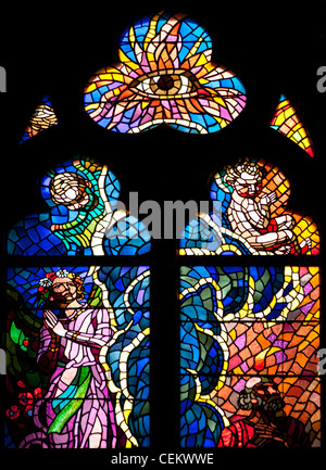 Prag, St.-Veits-Dom, südlichen Seitenschiff, Kapelle des St. Ludmila, Buntglasfenster Stockfoto