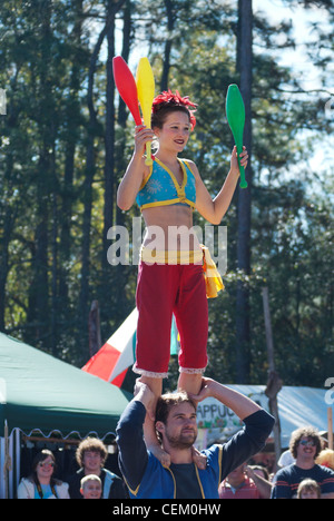 Entertainer auf dem jährlichen Hoggetowne mittelalterlichen Jahrmarkt in Gainesville, Florida. Stockfoto