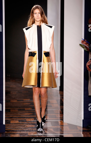 Balenciaga bereit zum WearSpringSummer 2012 Stockfoto