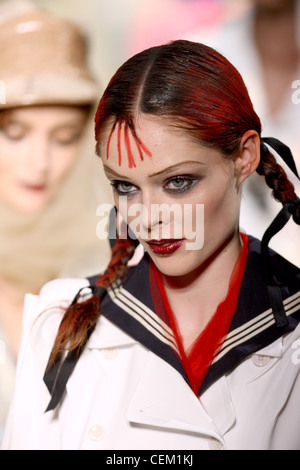 John Galliano Paris Ready to Wear Frühling Sommer 2011 Stockfoto