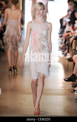 Sharon Wauchob Paris bereit, WearSpringSummer 2012 Stockfoto