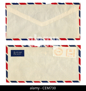 Brief oder Päckchen Umschlag isoliert auf weiß Stockfoto