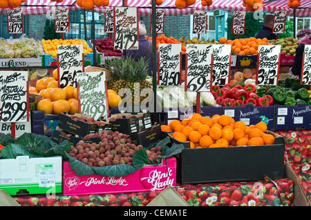 Obst und Gemüse Stand in Wendover wöchentliche Agrar-Straße Markt Bucks UK Stockfoto
