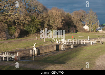 Schleusen am Kanal in Lydney Hafen Gloucestershire Stockfoto