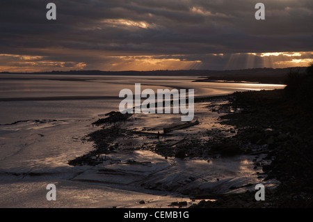 Sonnenuntergang über dem Fluss Severn, Lydney, Gloucestershire, England Stockfoto