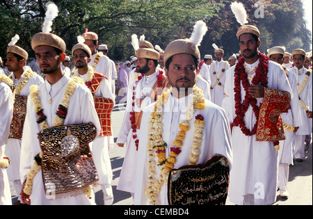Muslimische Bräutigame Dawoodi Bohra Gemeinschaft. Sie nehmen an einer kollektiven Ehe (Indien) Stockfoto