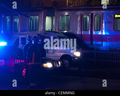 Betrunken Unfall Auto Crash van Massachusetts Boston MBTA red Line Longfellow Bridge Stockfoto