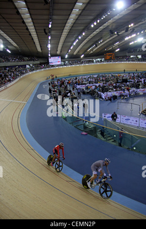 Die UCI Bahnrad-World Cup Velodrom. Teil der London bereitet Serie Test-Veranstaltungen für die Olympischen Spiele 2012. Stockfoto