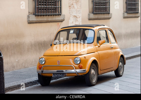 Alten Stil Fiat 500 - in Florenz Italien Stockfoto