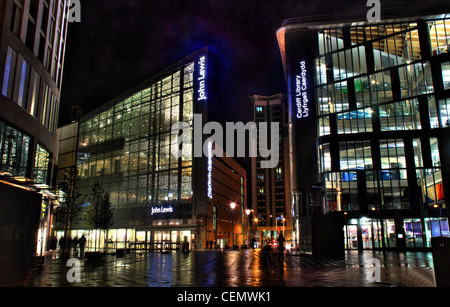 Cardiff John Lewis The Hayes Einkaufszentrum und Bibliothek bei Nacht, Wales, UK Stockfoto