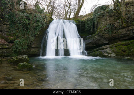 Janets Foss Wasserfall in der Nähe von Malham in den Yorkshire Dales National Park Stockfoto