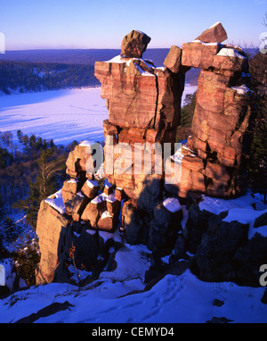 Des Teufels Tür entlang Rim Trail, 500 Fuß oberhalb des Teufels See in Teufels Lake State Park in der Nähe von Baraboo, Wisconsin, USA Stockfoto