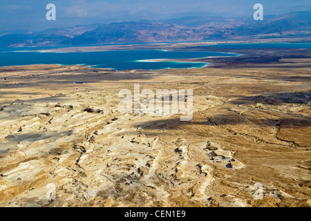 Aussicht auf die umliegenden Land und dem Toten Meer von Masada, eine alte jüdische Festung in die Wüste Israels Stockfoto