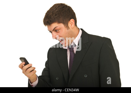 Überrascht Geschäftsmann schreien zu Telefon Handy isoliert auf weißem Hintergrund Stockfoto